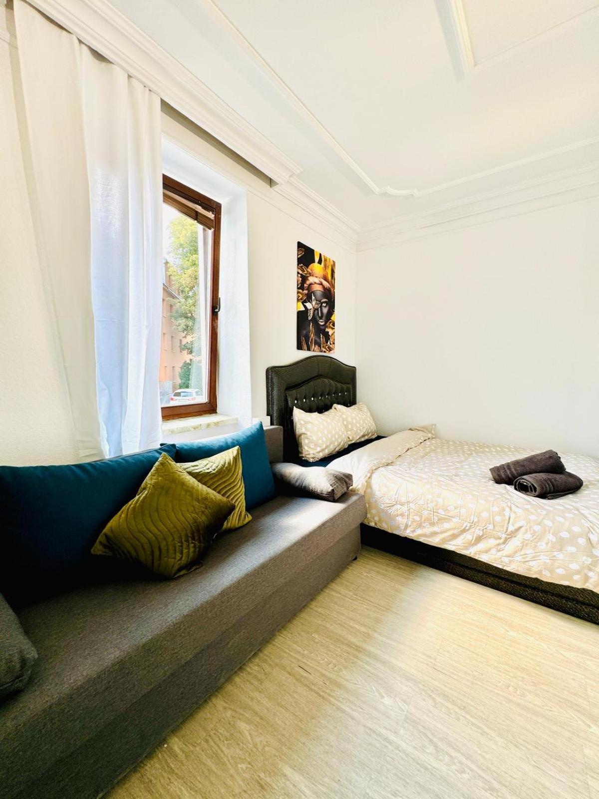 Very Spacious Apartment For Up To 7P With Great Location Wien Exteriör bild