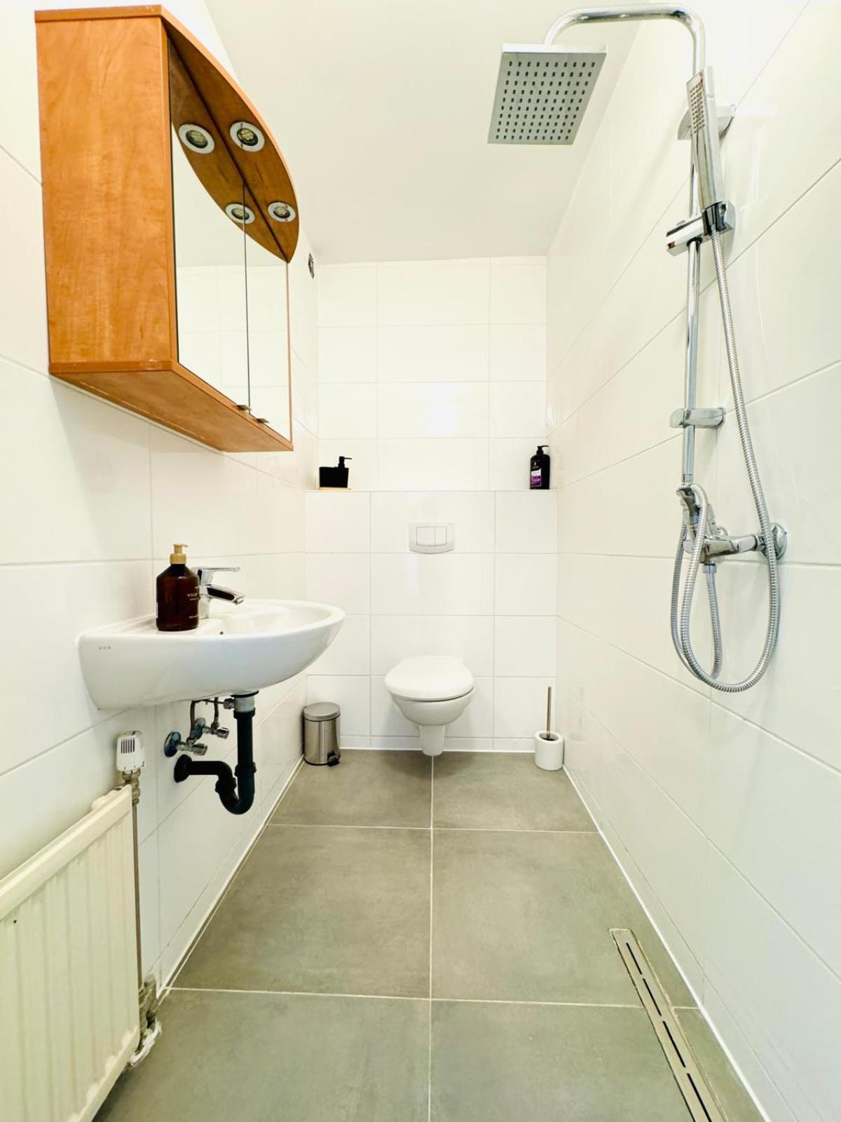 Very Spacious Apartment For Up To 7P With Great Location Wien Exteriör bild