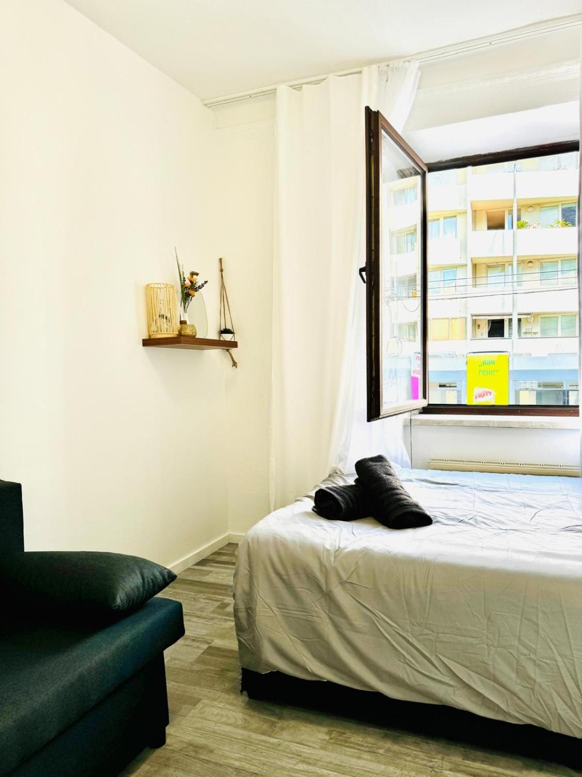 Very Spacious Apartment For Up To 7P With Great Location Wien Exteriör bild